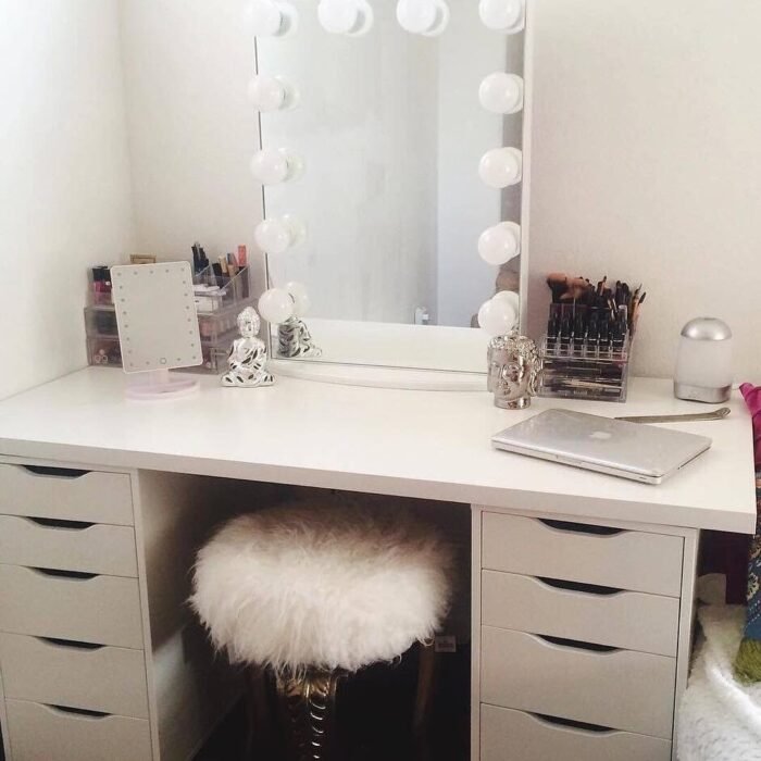 Wooden Dressing Table M0348